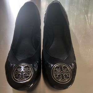 Tory Burch Patent Leather Ballet Flat Size 6 Black